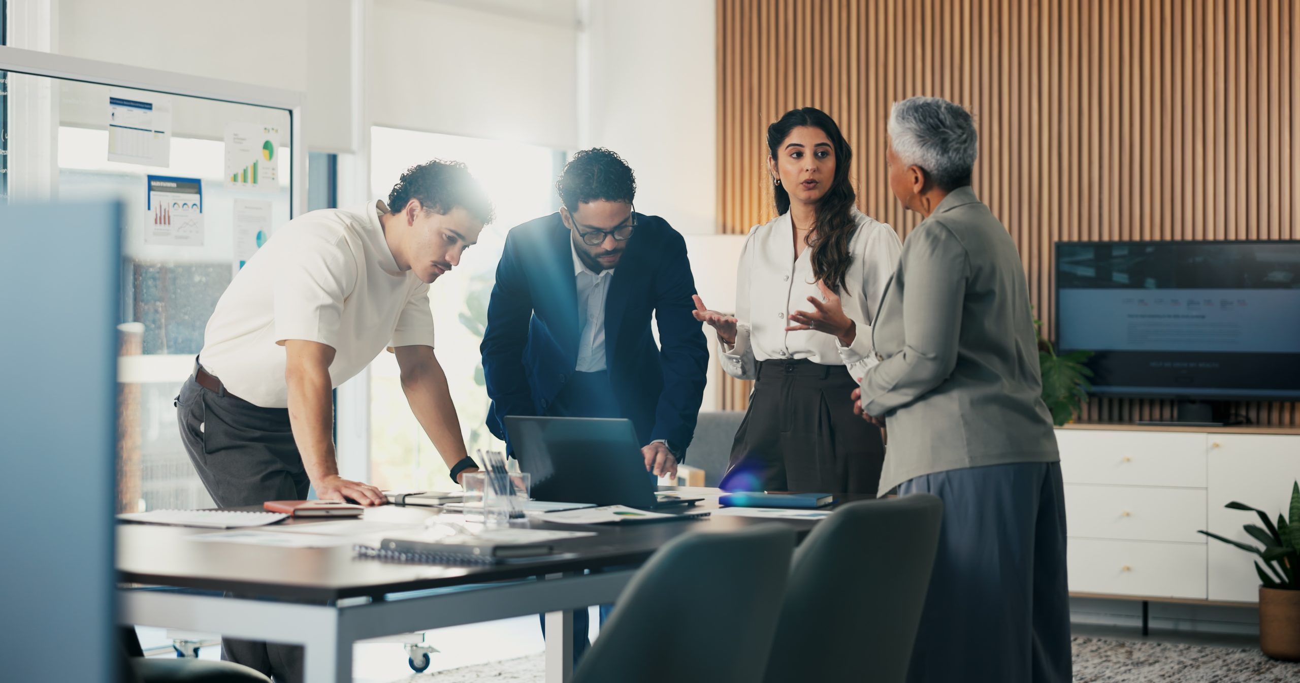 4 executives working together